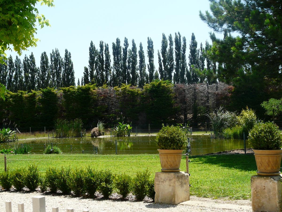 Mas Provencal Avec Une Agreable Piscine Privee, Situe Aux Vigneres, Proche De L'Isle Sur La Sorgue, 8 Personnes, Ls2-109 Tenamen Villa Les Vigneres Exterior photo