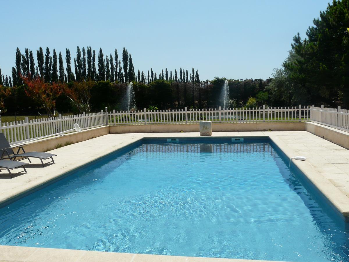 Mas Provencal Avec Une Agreable Piscine Privee, Situe Aux Vigneres, Proche De L'Isle Sur La Sorgue, 8 Personnes, Ls2-109 Tenamen Villa Les Vigneres Exterior photo